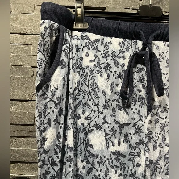 Lucky Brand Super Soft and Cozy Brushed Jersey Knit 4-Piece Pajama Set - Picture 8 of 14